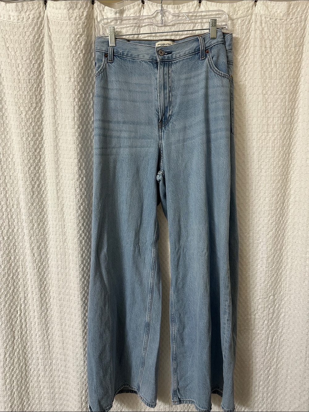 Abercrombie High Rise Wide Leg Jean